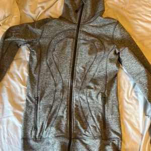 GREY LULULEMON IN STRIDE JACKET